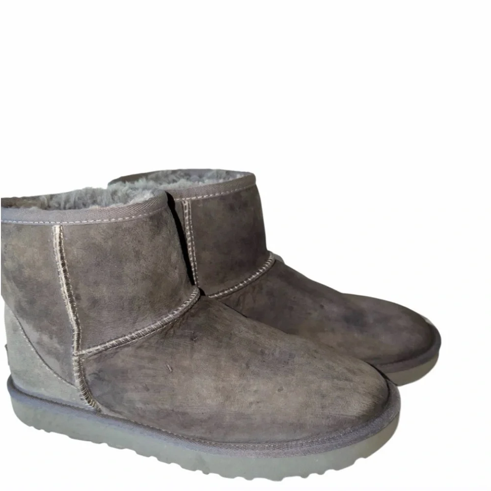 UGG Gray Classic Mini II Shearling Lined Ankle Boots Sz 9 Warm Snow Winter